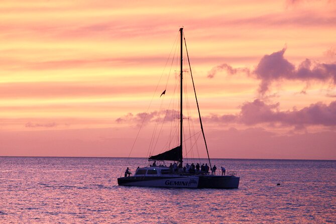 Maui: Coast of Ka'anapali Beach Sunset Dinner Sail - Key points at a glance