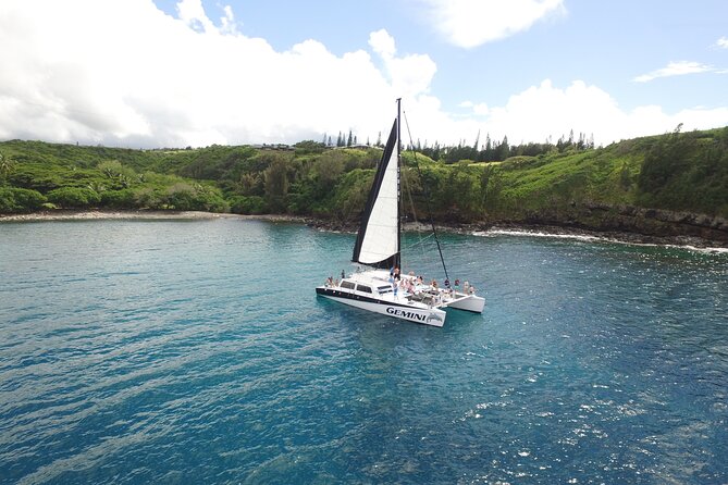 Maui: Coast of Ka'anapali Beach Sunset Dinner Sail - Sailing west with Maui behind you
