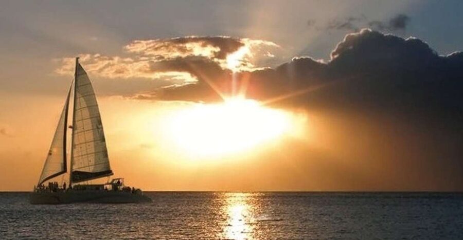 Maui: Ma'alaea Catamaran Sunset Sail with Appetizers - Why this sunset sail works so well