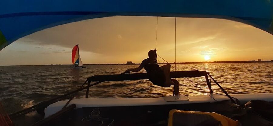 Miami: Intimate Sailing in Biscayne Bay w/ Food and Drinks - The trapeze harness: a fun choice, not a requirement