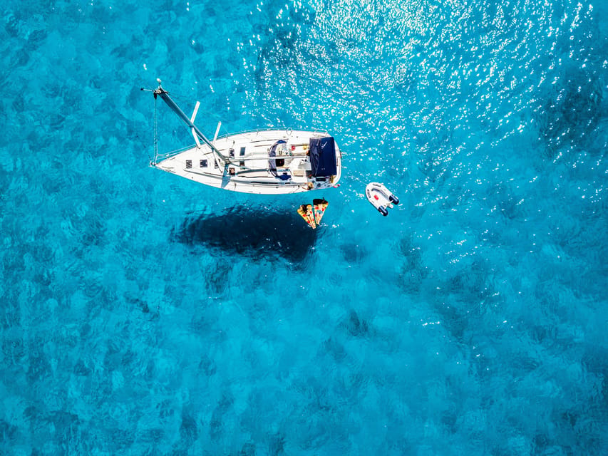 Milos: Full-Day Kleftiko Poliegos Sailboat Tour with Lunch - Why seeing Milos by boat makes sense