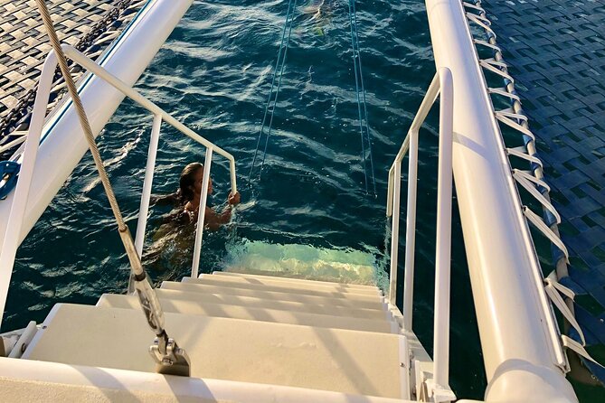 Moana’s Swim’n’Sail Cocktail Cruise Along the Waikiki Coast - Who will get the most from this catamaran ride