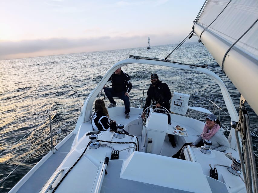 Monterey: Private Whale Watching/Sailing Tour for 6 - From Old Fisherman’s Wharf to open water