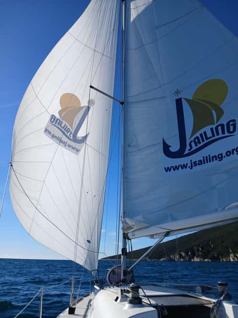 Mošćenička Draga: Sailing Trip to Cres Island - Food options, from packed lunch to local pizza