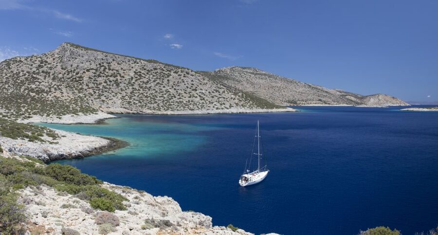Naxos: Full-Day Small Cyclades Sailing Cruise - Wind, waves, and the small ladder