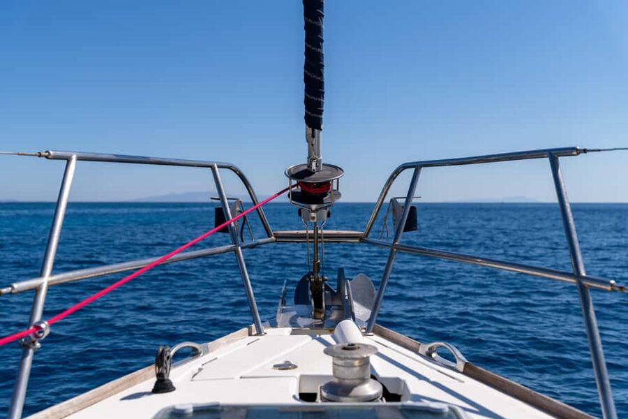 Naxos: Small Cyclades Sailing Trip with Lunch & Drinks - How this compares with larger Naxos boat trips