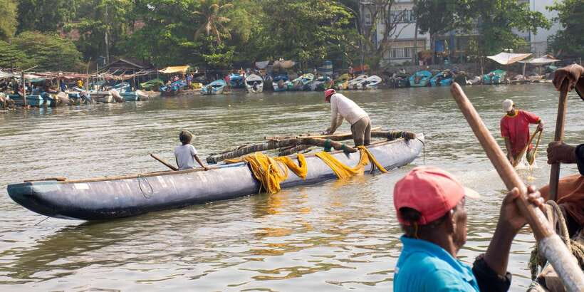 Negombo: Catamaran Sailing with Traditional Fishermen - Why the guide makes a difference