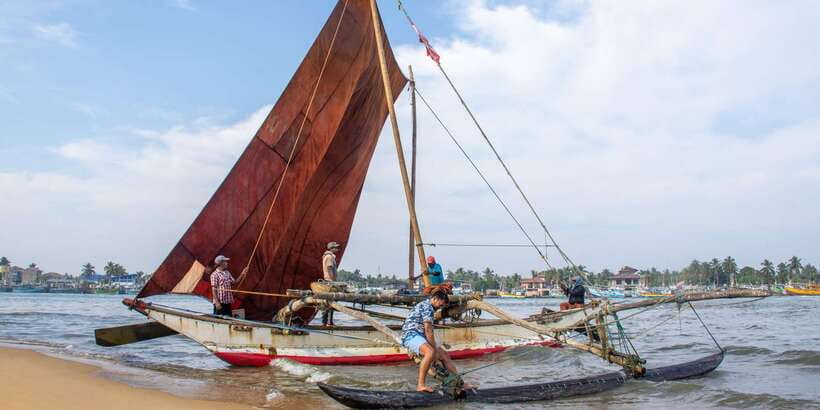 Negombo: Catamaran Sailing with Traditional Fishermen - Why this catamaran trip feels different