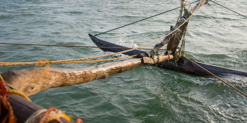 Negombo: Catamaran Sailing with Traditional Fishermen - Launching through Negombo Lagoon