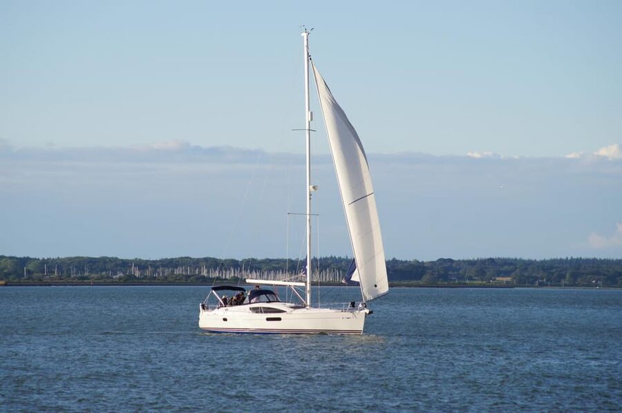 New Forest: Sail with Lunch or Dinner from Lymington - Should you book the Lymington sailing experience?