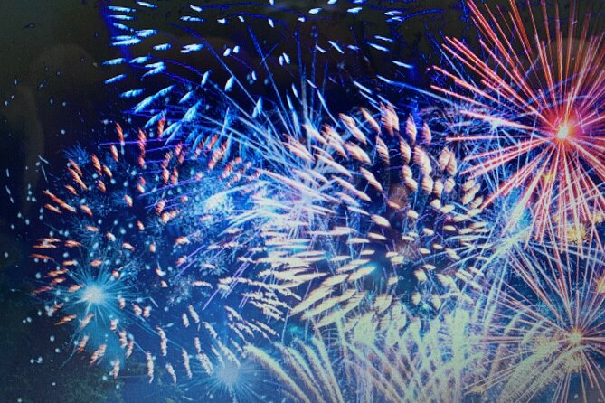 New Year's Eve on a Sailboat with Fireworks display in Lisbon - Boarding at Alcântara at 11 p.m.