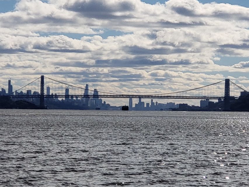 NYC: Hudson River Fall Foliage Sailing Trip - Leaving Manhattan from Pier 62