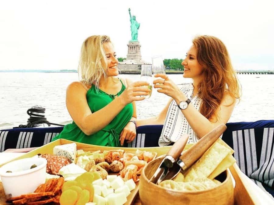 NYC: Private Champagne Sail to the Statue of Liberty - Ellis Island and the Statue of Liberty