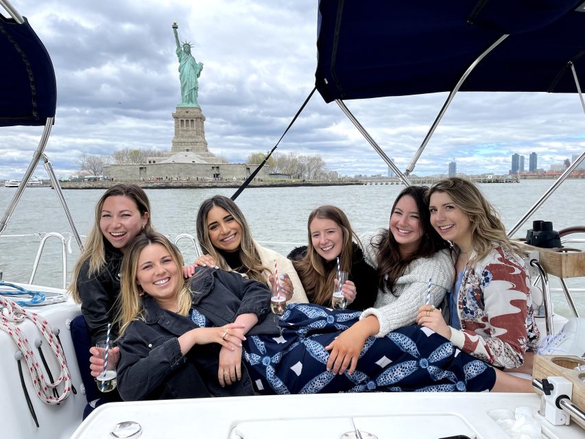 NYC: Private Champagne Sail to the Statue of Liberty - Governors Island and the trip back