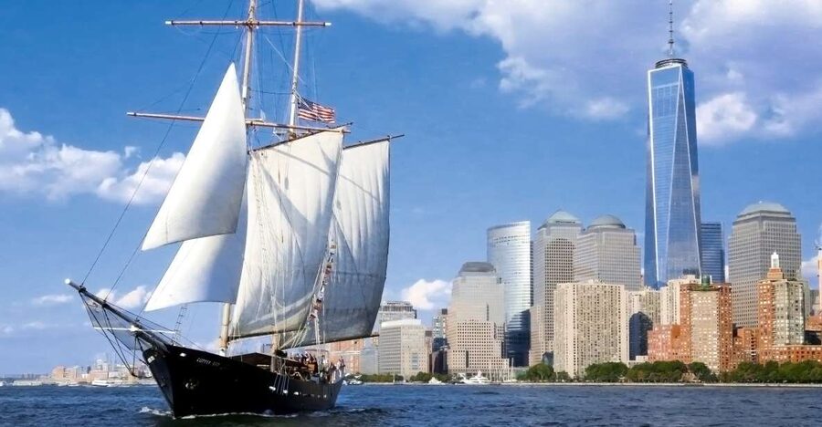NYC: Statue of Liberty Day Sail with Onboard Bar - One World Trade Center and the Lower Manhattan skyline