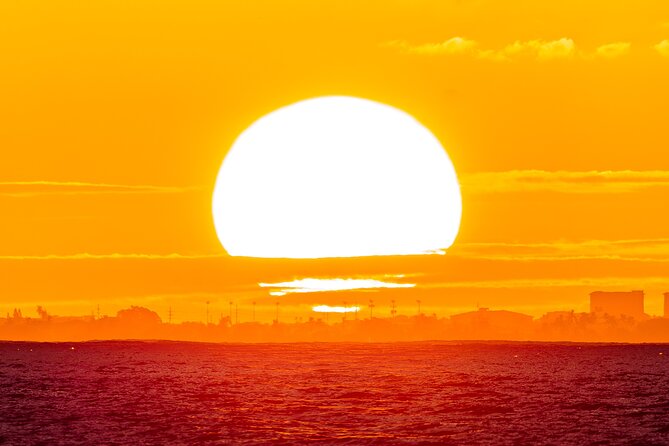 Oahu's Waikiki Coast: Moana’s Sunset Cocktail Sail - The Waikiki coast and Diamond Head route
