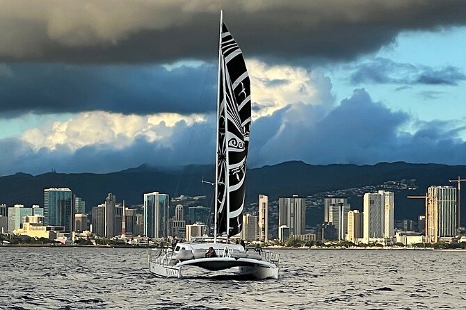Oahu's Waikiki Coast: Moana’s Sunset Cocktail Sail - Drinks, service, and the barefoot format
