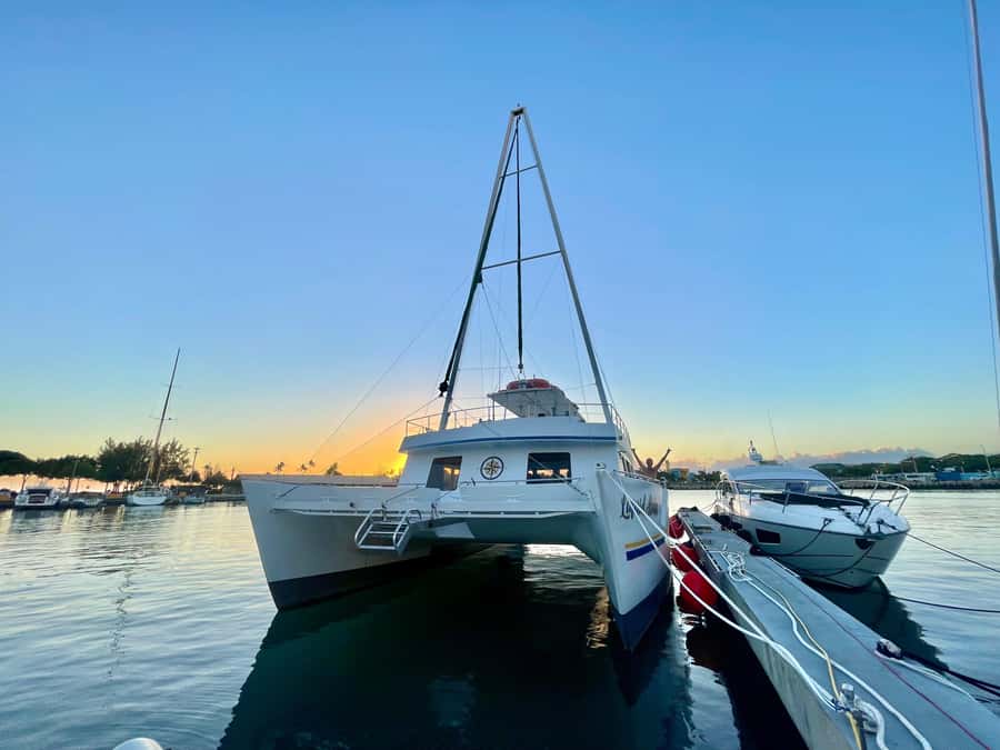 Oahu: Sunset Sail Cruise in Waikiki - FAQ