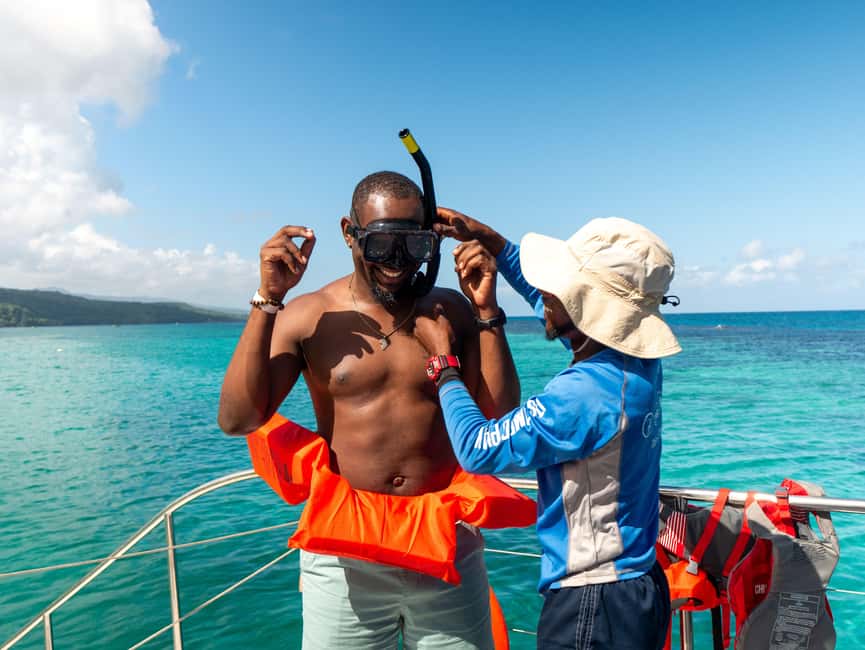 Ocho Rios: Catamaran Sail & Snorkel + Dunn's River Climb - Snorkeling in Ocho Rios waters