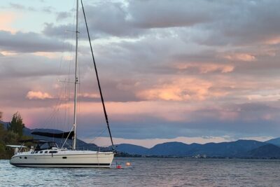 Okanagan Lake Sailing Tour from Penticton & Naramata BC