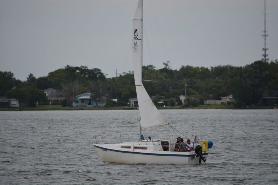 Orlando: Private Sunset Sailing Trip on Lake Fairview - Leaving Orlando behind on Lake Fairview