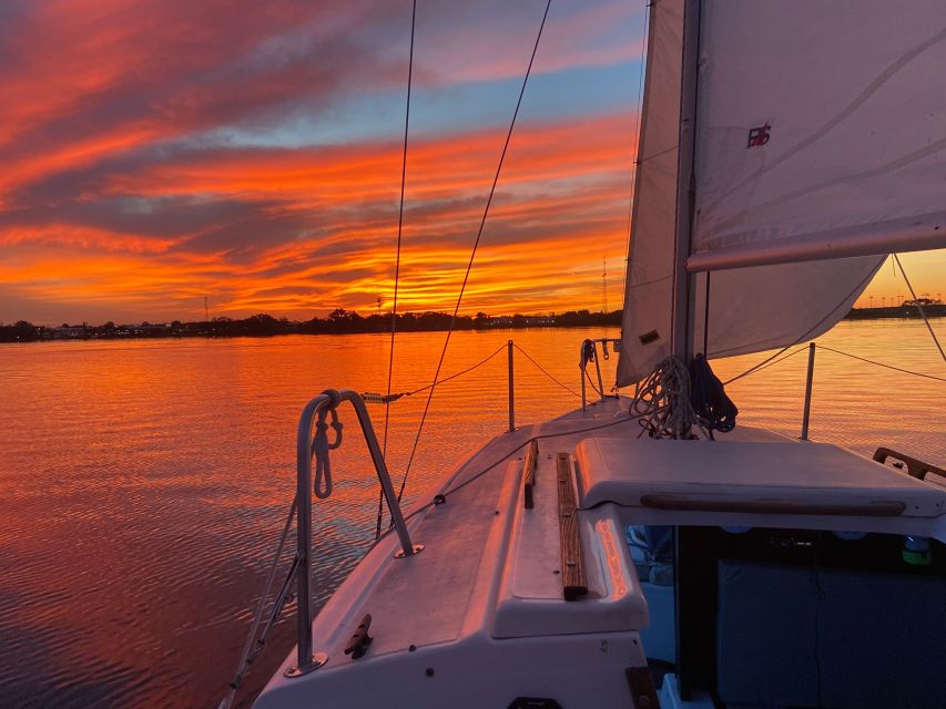 Orlando: Private Sunset Sailing Trip on Lake Fairview - What the two-hour itinerary feels like