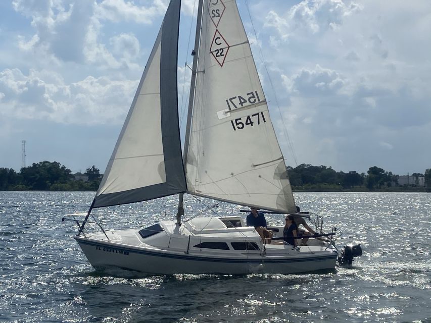 Orlando: Sailing Tour with Certified Sailing Instructor - The First Minutes Aboard the 25-Foot MacGregor