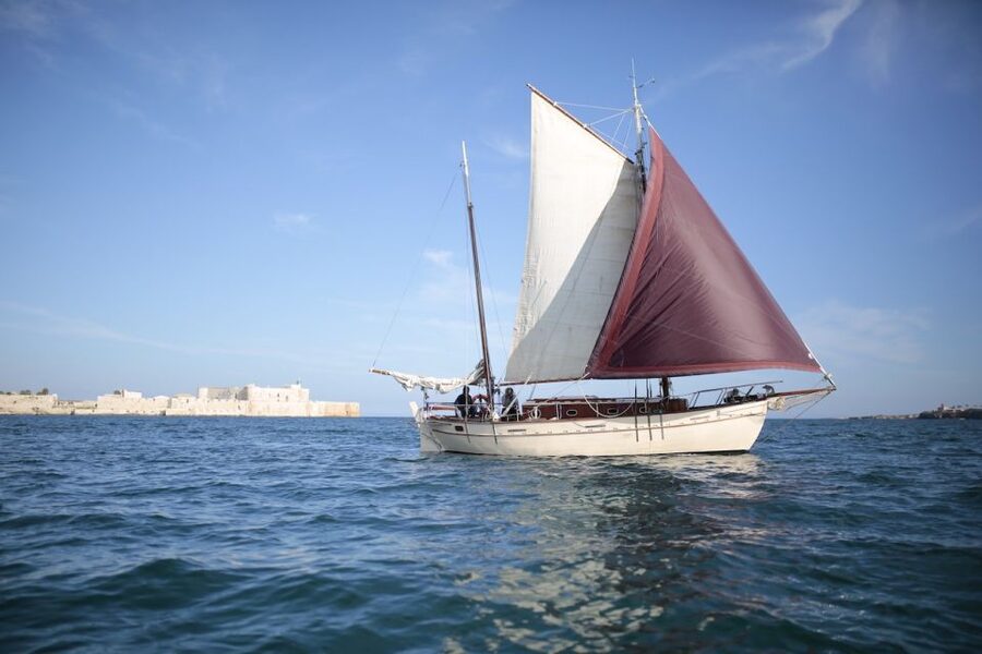 Ortygia: Sailing Tour to Plemmirio with Aperitif - Along Syracuse’s shore to the Plemmirio Marine Protected Area