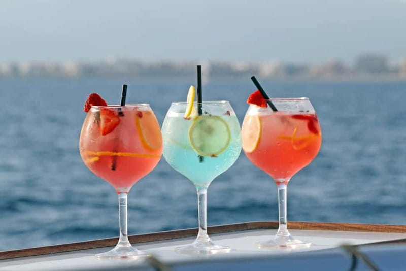 Palma de Mallorca: Deluxe Catamaran Sailing Tour with Meal - The cruise to Cala Vella