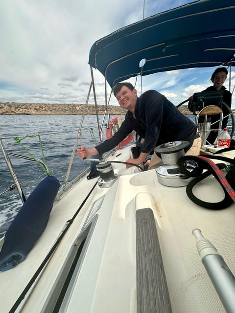 Palma de Mallorca: Sailing Boat Trip with Skipper & Tapas - The return through the bay and sunset option