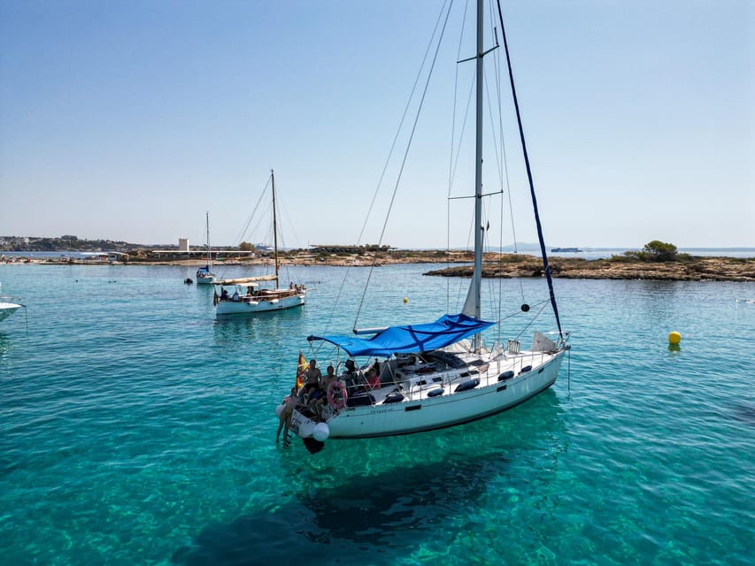 Palma de Mallorca: Sailing Boat Trip with Skipper & Tapas - What sailing across Palma Bay feels like