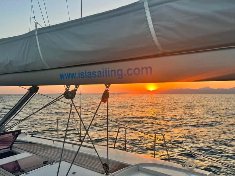 Palma de Mallorca: Sailing Tour with Drinks and Tapas - Who will enjoy this most