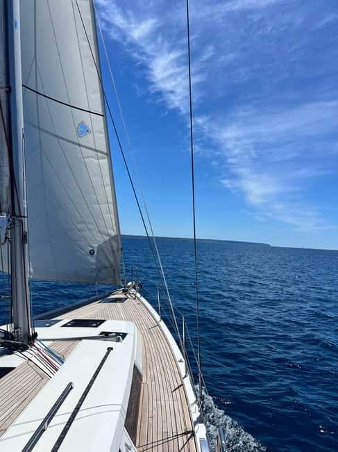 Palma de Mallorca: Sailing Tour with Drinks and Tapas - The first 90 minutes across the Bay of Palma