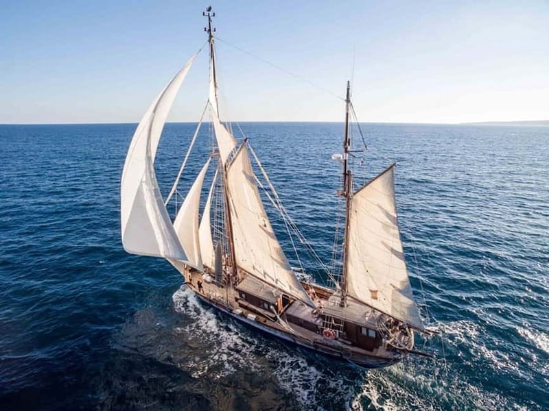 Palma de Mallorca: Wooden Sailboat; Food, Views & History - Leaving Palma and seeing the city from the bay