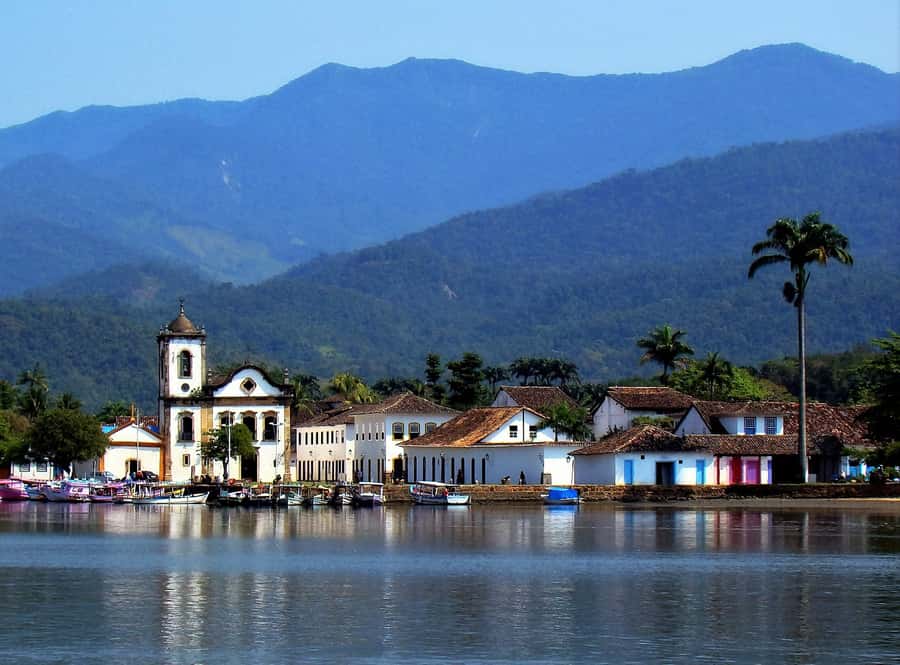 Paraty: Schooner Boat Tour with Beaches and Snorkeling - Four stops across Paraty Bay