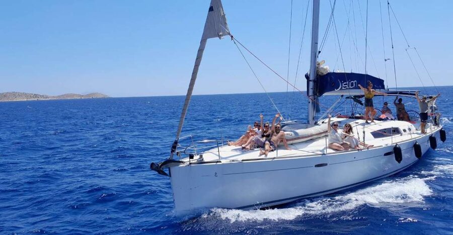 Paros: Full-Day Sailing Yacht Cruise - Schoinousa or Koufonissia by Water