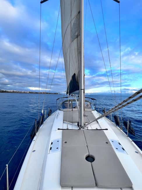 Pasito Blanco : Private sailing tour with food & drinks - Why this private sailing trip feels different