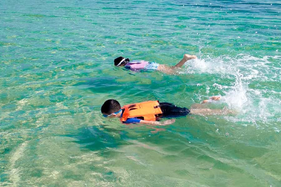 Pattaya: 3 Islands Hopping on Sailing Party Yacht and Buffet - Music, space, and the social mood