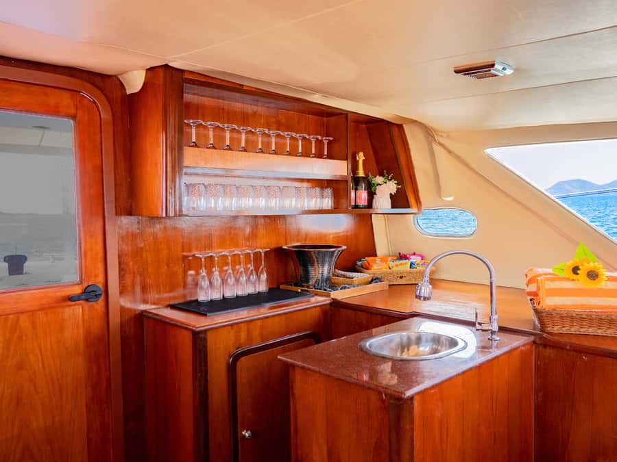 Pattaya: Private Sailing Catamaran Island Discoveries - Water activities and what is really included