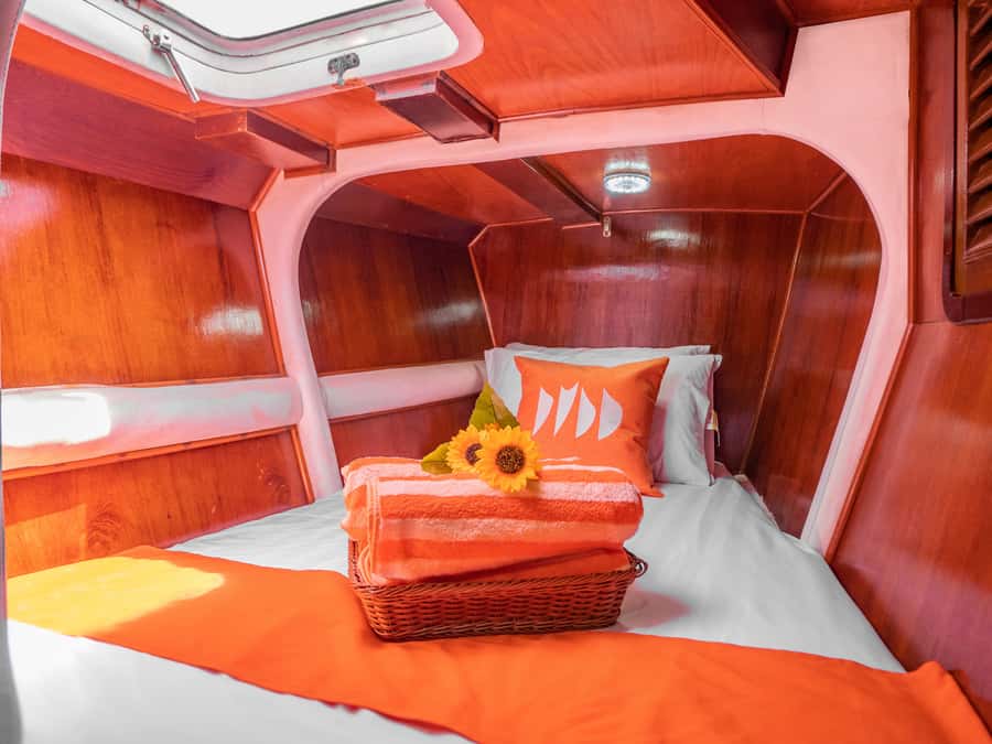Pattaya: Private Sailing Catamaran Island Discoveries - Crew service and safety