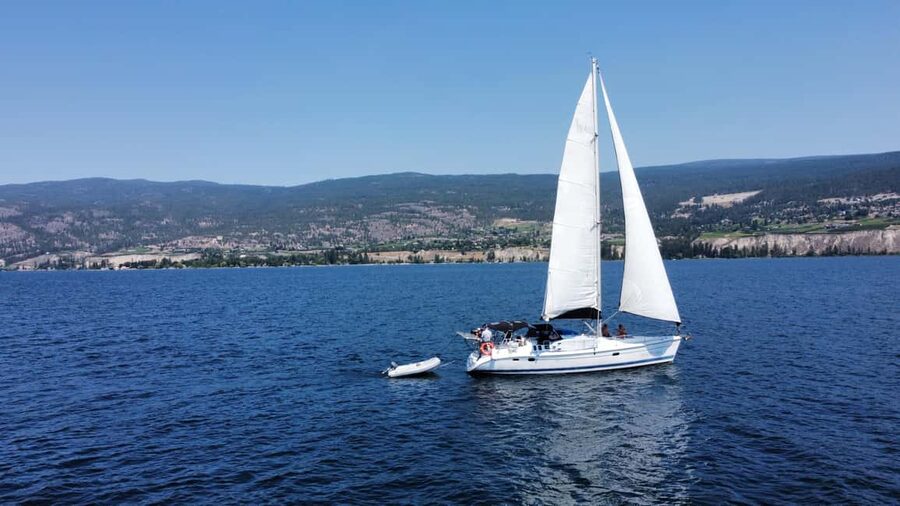 Penticton Okanagan Lake: Sailing Tour - Seeing the Naramata Bench from Okanagan Lake