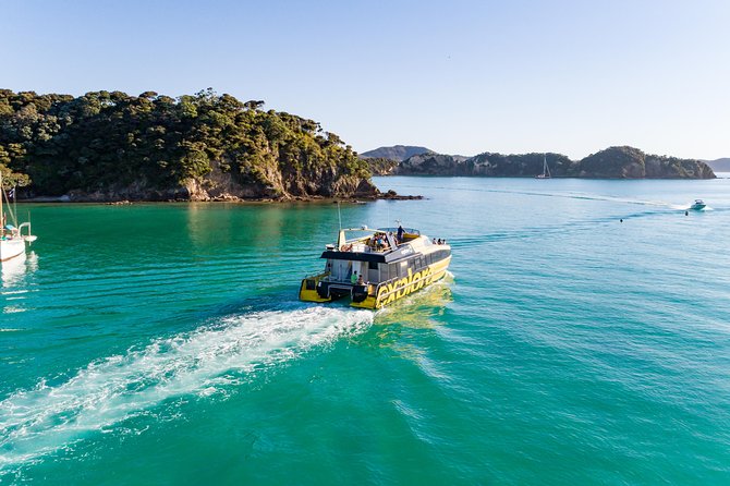 Phantom Sailing Bay of Islands - Local stories and a friendly atmosphere