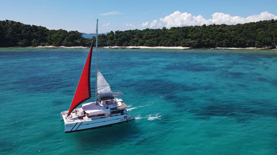 Phuket: Racha and Coral Island Sailing Day Trip by Miss.Red - Lunch on board before the longer island stop