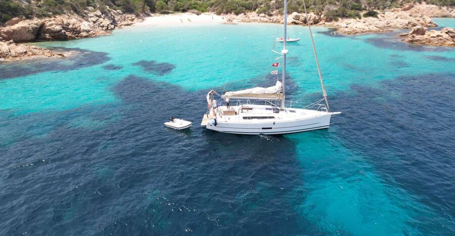Poltu Quatu: La Maddalena Archipelago Sailboat full-day trip - Budelli: famous water and a second chance to swim
