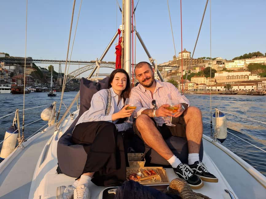 Porto, a cruise with open sails, drinks&snacks - The Louis I Bridge and Porto’s old riverfront