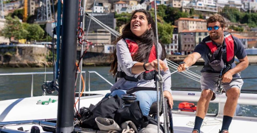Porto: Accessible Sailing Tour on the Douro river - The D. Luiz I Bridge and Vila Nova de Gaia