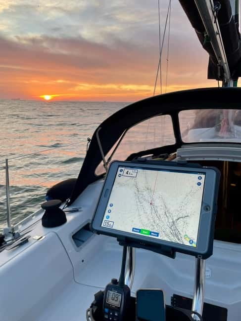 Porto: Best Exclusive Charming Sailboat Sunset - Porto and Gaia from the river