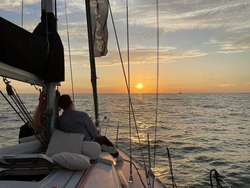 Porto: Best Exclusive Charming Sailboat Sunset - What the price includes