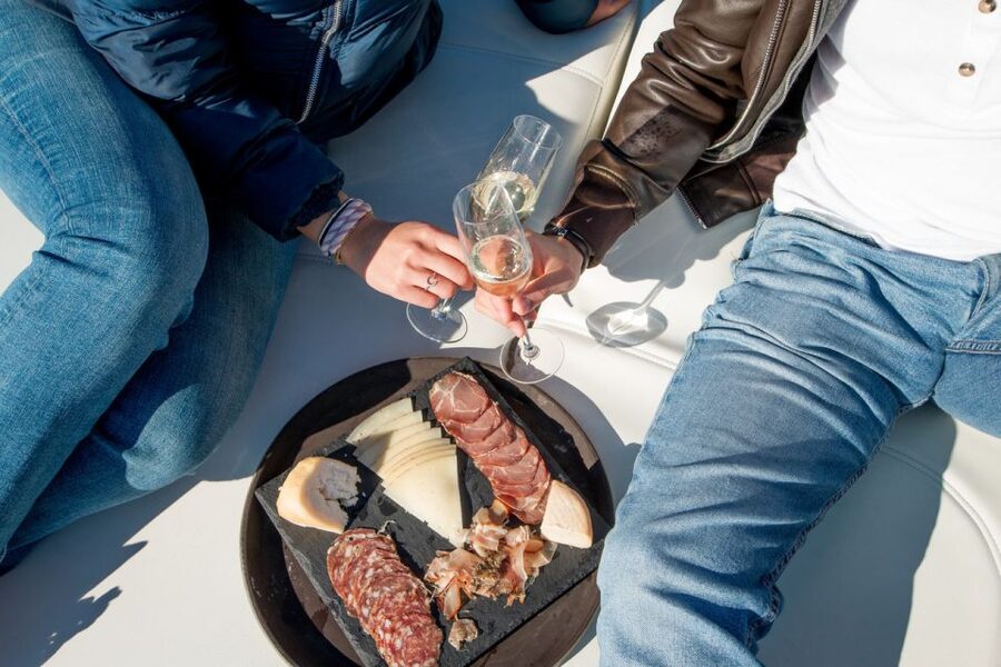 Porto: Romantic Sailboat Cruise - The Gaia waterfront and Cais de Gaia