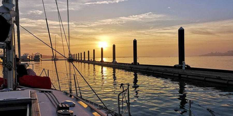 Porto: Romantic Sailboat Cruise - What is included on board